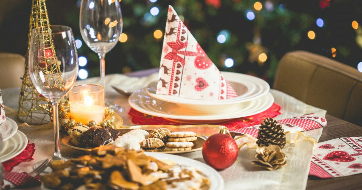 Mangiare cosa ci va, quando ci va: spopola l’intuitive eating, l’antidieta per eccellenza. Ma può aiutarci durante le feste di Natale?