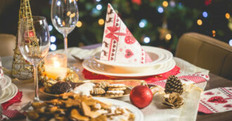 Copertina di Mangiare cosa ci va, quando ci va: spopola l’intuitive eating, l’antidieta per eccellenza. Ma può aiutarci durante le feste di Natale?