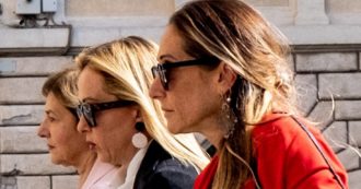 Copertina di Arianna fa le liste a Giorgia. La Russa ora provoca il Colle