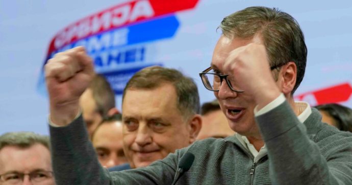 Vucic rivince. Accuse di brogli Belgrado contesa