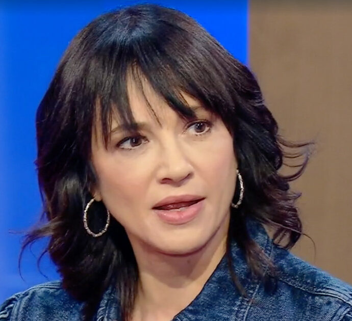 Asia Argento: “Ballando con le stelle? Mi vergognavo, ma avevo bisogno di soldi. Per mantenere i figli si fa di tutto”