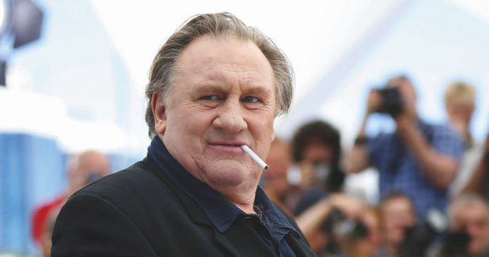Francia, Macron è fiero di Depardieu. Hollande: “Noi no”