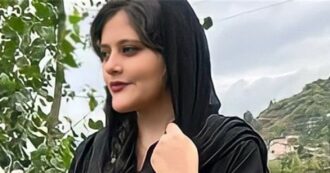 Copertina di Mahsa Amini, la polizia iraniana sequestra il Premio Sakharov destinato alla famiglia. Onu: ‘Imminente l’esecuzione di Ahmadreza Djalali’