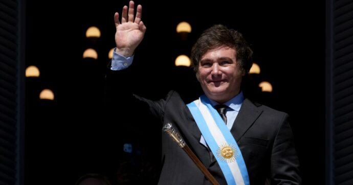 Argentina, prime grane per Milei: un giudice accoglie un’azione collettiva per dichiarare incostituzionale il mega-decreto