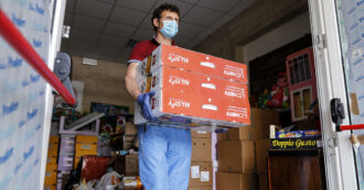 Copertina di Aumenta la povertà a Roma, ma Salvamamme rischia di chiudere: “Per le istituzioni siamo trasparenti”