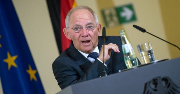 Copertina di Morto Schäuble, Mr. Austerity  faccia dura dell’Ue