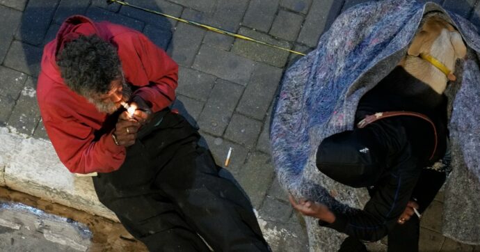 Aumenta il consumo di crack in Italia: boom della “cocaina dei poveri” che dilaga con la povertà