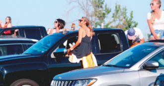 Copertina di Selfie alla guida: lo fanno 4 giovani su 10