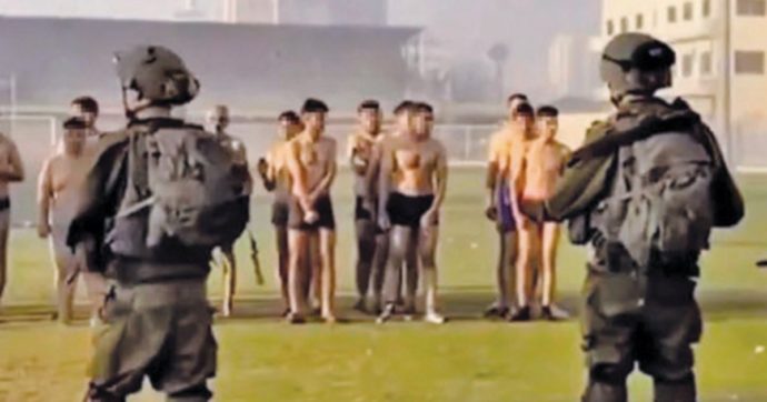 Quell’immagine di minorenni legati e denudati ne evoca altre in bianco e nero