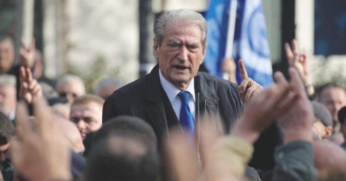 Albania, l’ex premier Berisha ai domiciliari