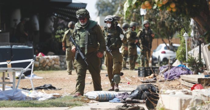 “Esercito d’Israele confuso e lento”: 4 ore di “nebbia” dopo il pogrom