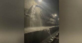 Copertina di Regno Unito, l’allagamento del tunnel Eurostar che ha fermato tutti i treni da e per Londra: migliaia di passeggeri bloccati