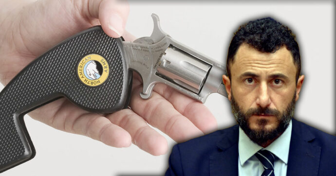 “Emanuele Pozzolo indagato con la nuova ipotesi di reato di porto abusivo di armi”