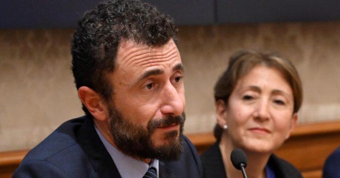 Il Capodanno con la pistola del deputato FdI Emanuele Pozzolo: per la Camera va bene così