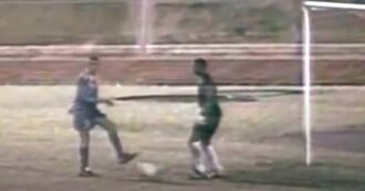 Copertina di Costretti a fare autogol per qualificarsi: 30 anni fa la partita più assurda nella storia del calcio