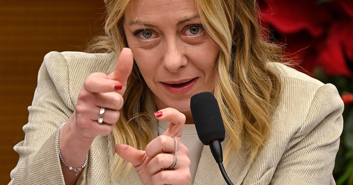 Cosa ha detto Meloni in conferenza stampa: la difesa del bavaglio e di Salvini, poi scarica il deputato con la pistola. Verdini? “Aveva la tessera Pd”