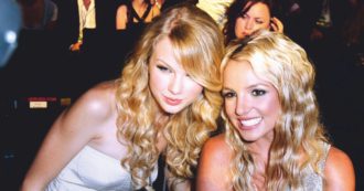 Copertina di Britney Spears e Taylor Swift, i due volti della fama. Tso, fughe, successi e timori
