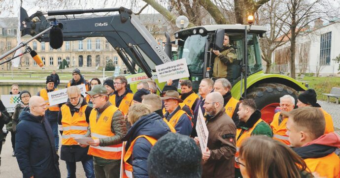 Copertina di Germania in crisi, rabbia degli agricoltori tedeschi: marcia contro il governo