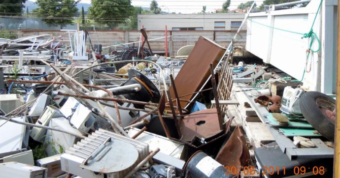 “Terra dei fuochi” a Roma: arrestata  impiegata Regione