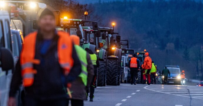 Non solo la rabbia degli agricoltori: Germania di fronte a una nuova ondata di scioperi, tra proteste e timori di infiltrazioni neonaziste