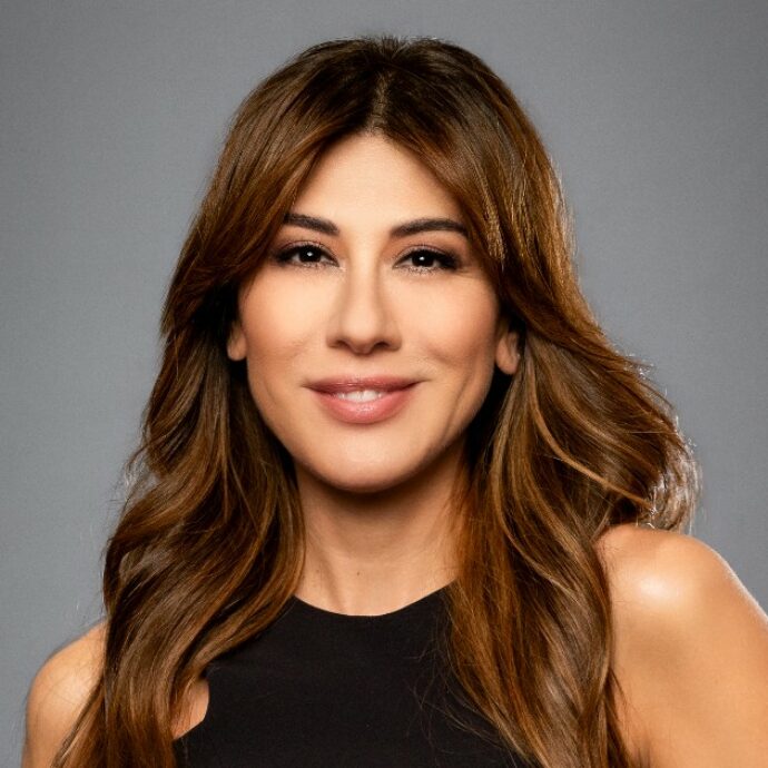 “Ho avuto una crisi dopo il successo. Mi sono chiusa in casa e ho trovato la risposta in un baule”: così Virginia Raffaele