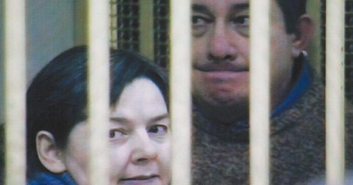 Copertina di Rosa e Olindo, l’avvocato Intrieri: “Due assassini che hanno pure confessato”