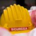 Copertina di Schiacciati da un macchinario al lavoro: morto un operaio, gravemente ferito il collega