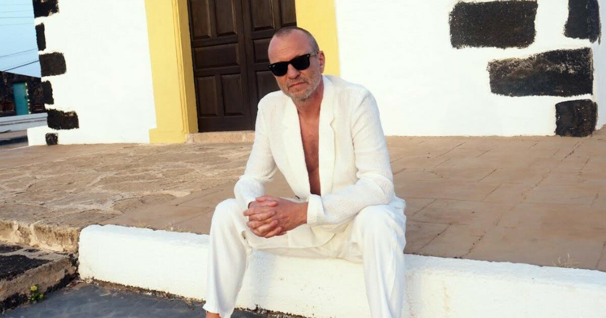 Biagio Antonacci a FQMagazine: “La società non incoraggia il cambiamento se pensiamo ai mutui di 30 anni o al giurare l’amore eterno”