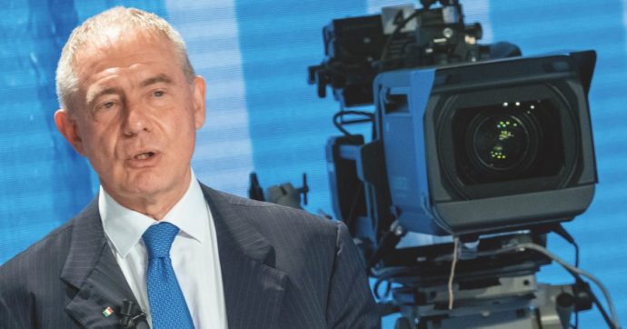 Rai, Urso sforbicia il contratto di servizio: cancellato il limite  alle produzioni esterne