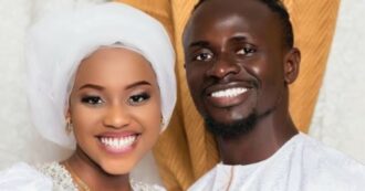 Copertina di Sadio Mané si sposa con la 19enne Aisha Tamba ma la notizia fa discutere: “Matrimonio combinato”