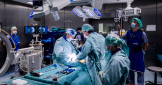 Copertina di Bari, intervento di quattro ore: rimosso da una paziente di 66 anni un raro tumore addominale di 50 chili