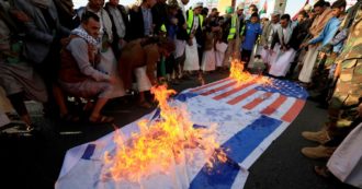 Copertina di Gaza, guerra estesa. Proteste a Sana’a