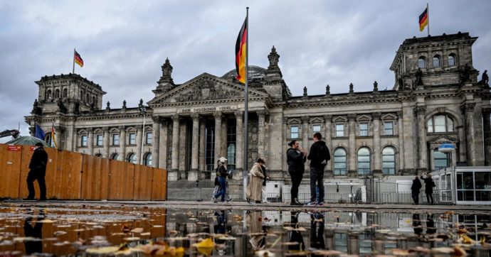 Multa, decadenza o perfino l’arresto: cosa rischierebbe Renzi in mezza Ue