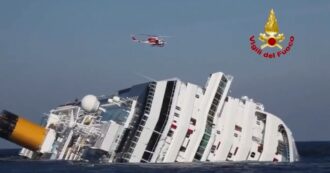 Copertina di Costa Concordia, 12 anni fa il naufragio all’Isola del Giglio. Il video ricordo dei vigli del fuoco per le 32 vittime della tragedia