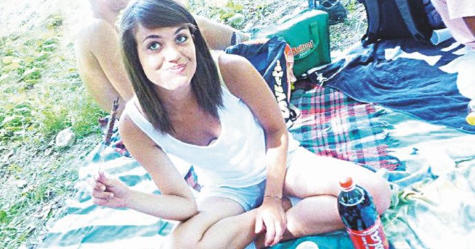 Martina Rossi, legali degli aggressori: “Morì anche per colpa sua”. Il papà: “È aberrante”