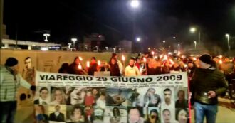 Copertina di Viareggio, una fiaccolata per “tenere accesa la luce sulla strage” prima della sentenza bis della Cassazione (video)