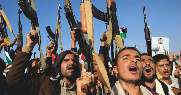 Alta tensione nel Mar Rosso: i raid non fermano gli Houthi