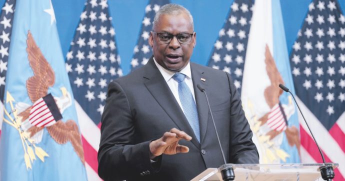 Il malato Austin. Lo strano caso della Difesa rimasta scoperta