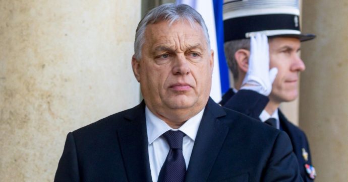 Copertina di L’intralcio Orbán per gli aiuti all’Ucraina: l’Ue studia come togliergli il voto