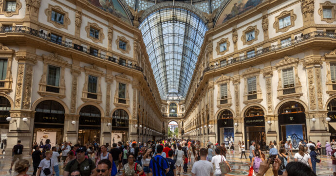 Inflazione, la classifica delle città più care: Milano “regina”, ma i balzi maggiori sono a Genova e Brindisi
