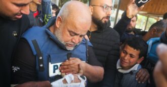 Copertina di Il giornalista di Al Jazeera Wael Al-Dahdouh ha lasciato Gaza ed è arrivato in Qatar. Israele ha ucciso gran parte della sua famiglia