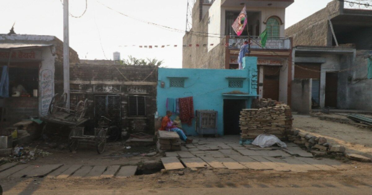 Dichiarato morto, l’ambulanza che lo porta al suo paesino d’origine prende una buca e lui resuscita