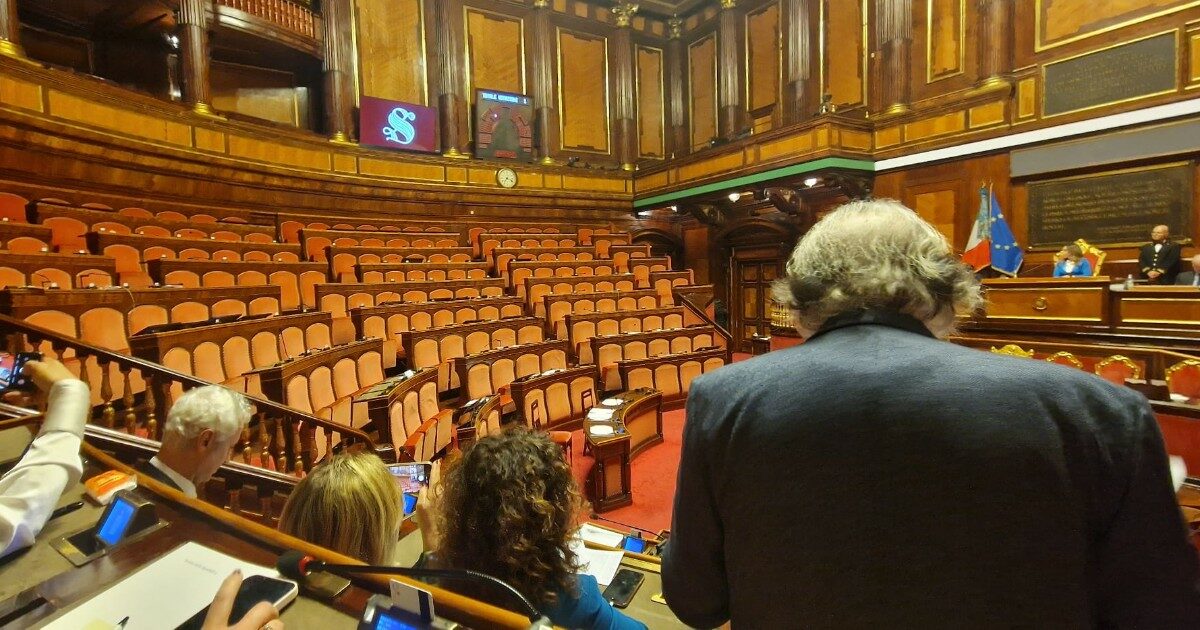 Scarpinato in Aula contro Nordio: “Dà impulso a politica criminale”. Ma destra e renziani non vogliono sentirlo: ministro e senatori se ne vanno