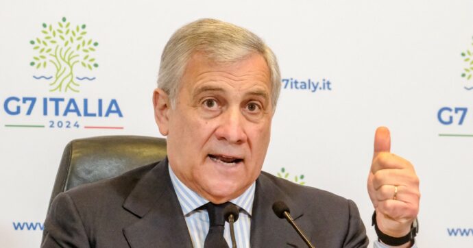 L’Italia spinge per la missione navale Ue nel Mar Rosso. Tajani: “Dobbiamo proteggere i commerci, lunedì speriamo nell’ok dei 27”