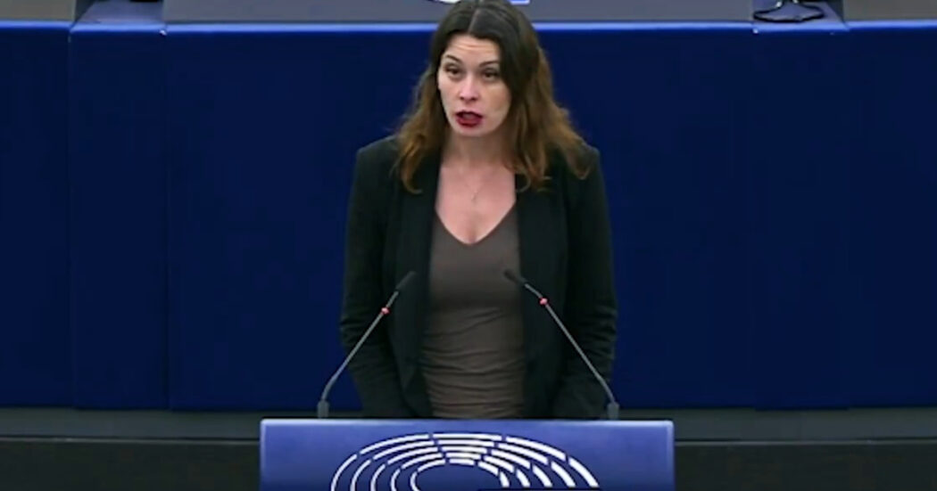Legge bavaglio, la denuncia di Pignedoli (M5s) al Parlamento europeo: “Il potere mette a tacere i giornalisti italiani”