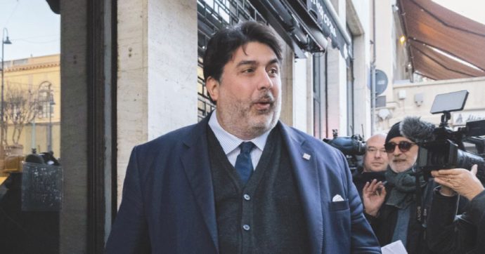 Solinas, le regalie e il mattone: “Vado via da casa di mamma”