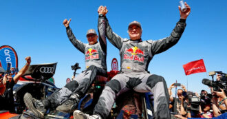 Copertina di Dakar, Carlos Sainz trionfa a 62 anni. El Matador al volante di un’Audi Rs Q e-tron