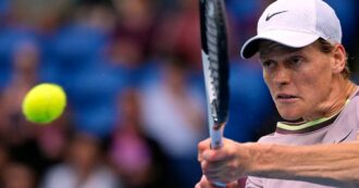 Copertina di Australian Open, Sinner è un rullo compressore: conquista gli ottavi e un altro record per il tennis italiano