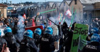 Copertina di Fiera dell’Oro, centri sociali contro i gioielli di Israele: botte con la polizia, 10 agenti feriti