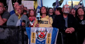 Copertina di Bibi attacca pure in Siria. Tel Aviv, la folla: dimettiti